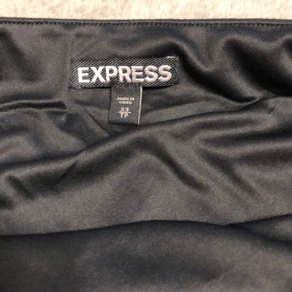 Express sequin mini skirt - Picture 2 of 3